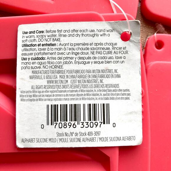 NWT Wilton Silicone "Shape with Fondant" Letter Molds - Picture 3 of 7